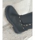 Γυναικείες μπότες 3/4 Tessera® σε μαύρο χρώμα, με αποσπώμενο διακοσμητικό.